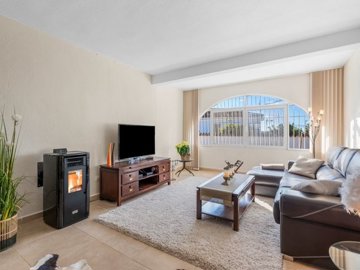 49285charmingthreebedroommediterraneanstylevi