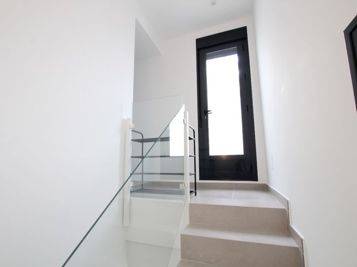 Image No.17-3 Bed Villa for sale