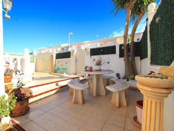 49308abeautifullypresentedthreebedroomsemidet