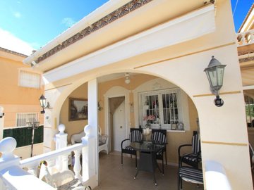 49308abeautifullypresentedthreebedroomsemidet