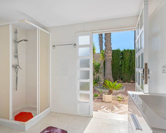 Image No.20-4 Bed Villa for sale