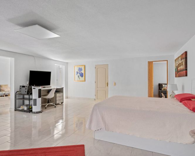 Image No.26-4 Bed Villa for sale