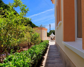 49310exquisiteluxuryvillawith4bedroomsand5bat