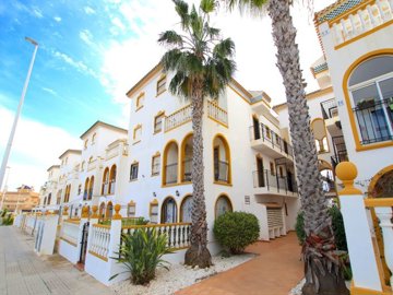 49319twobedroomgroundfloorapartmentintheheart