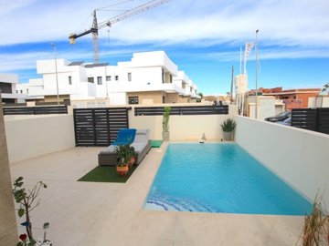 49320stunning3bed25bathvillawithprivatepoolbu