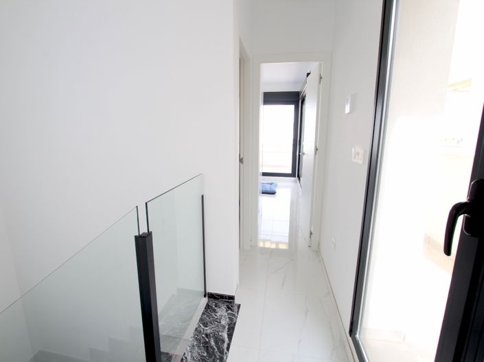 Image No.21-3 Bed Villa for sale