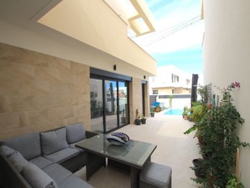 49320stunning3bed25bathvillawithprivatepoolbu