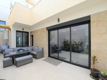 49320stunning3bed25bathvillawithprivatepoolbu