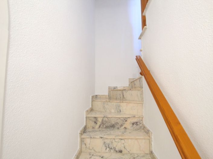 Image No.16-2 Bed Townhouse for sale