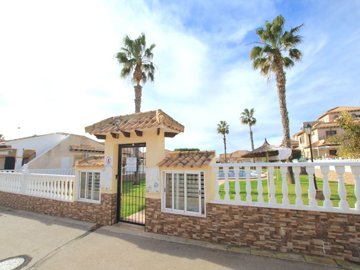 49318wonderfultwobedroomfamilyhomeinlaregia03