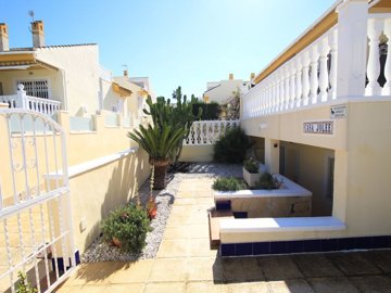 49321elegantlypresentedandhighlyversatilesemi