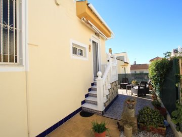 49321elegantlypresentedandhighlyversatilesemi