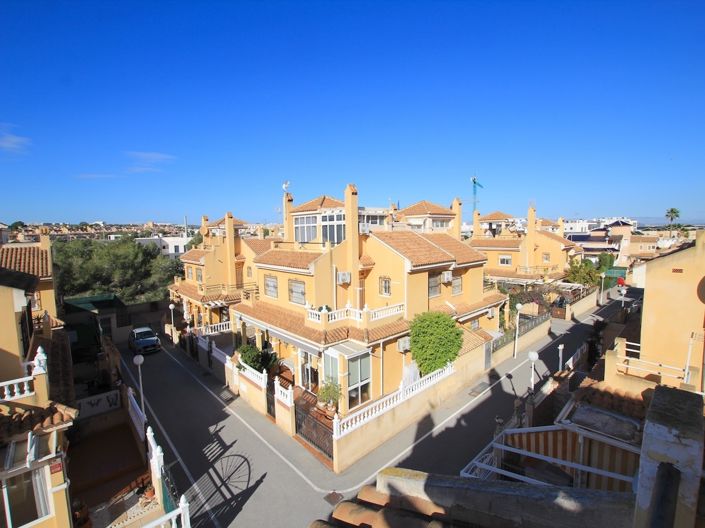 Image No.29-3 Bed Townhouse for sale