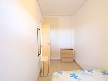 49325spaciousapartmentwithprivategardenroofto