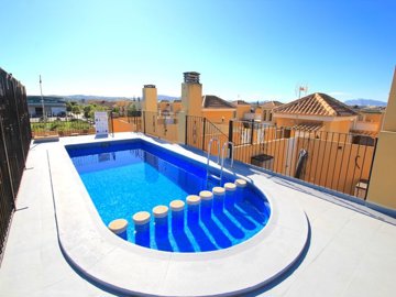 49325spaciousapartmentwithprivategardenroofto