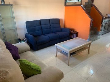 49331exceptionallyspacioustownhousewithaninte