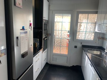 49331exceptionallyspacioustownhousewithaninte