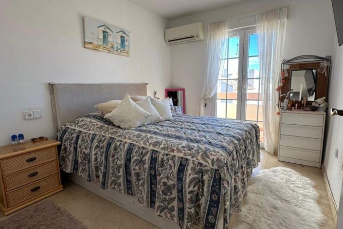 Image No.6-2 Bed Townhouse for sale