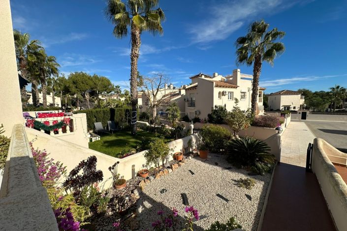 Image No.8-2 Bed Townhouse for sale