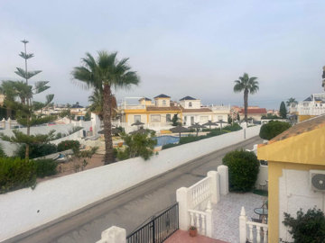 49329bluetopinquesadawithpoolviews10022612051