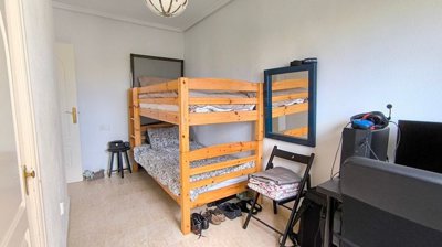 49337charmingsouthfacing2bedroomapartmentinci