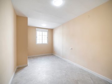 49333stylishtwobedroombungalowinelchaparral11