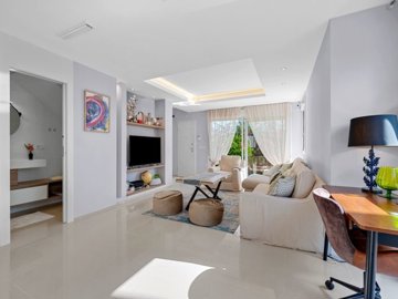 49359luxurythreebedroomsemidetachedvillaindon