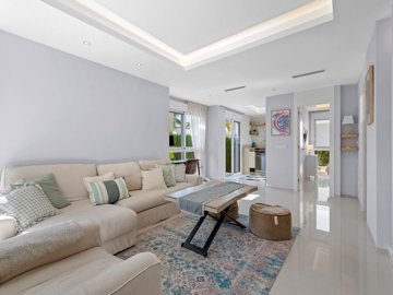 49359luxurythreebedroomsemidetachedvillaindon