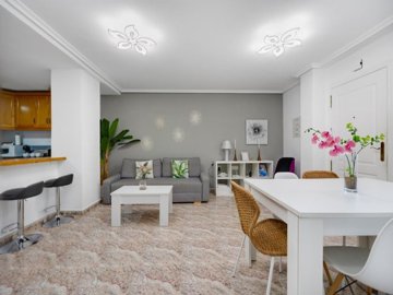 49354beautifullypresented2bedroomgardenapartm