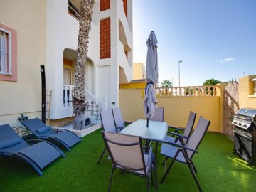 49354beautifullypresented2bedroomgardenapartm