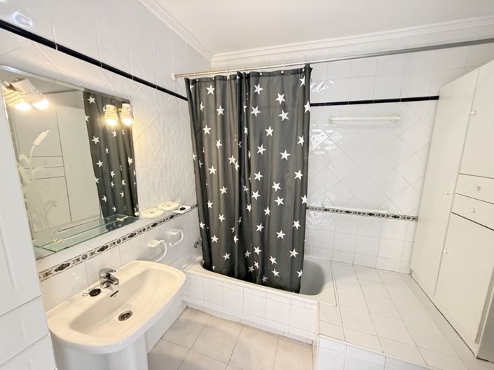 Image No.16-2 Bed Townhouse for sale