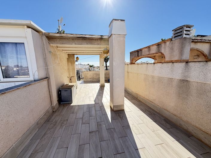 Image No.19-2 Bed Townhouse for sale