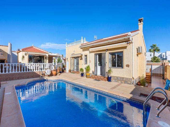 Image No.2-4 Bed Villa for sale