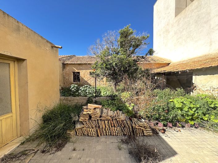 Image No.2-4 Bed Townhouse for sale