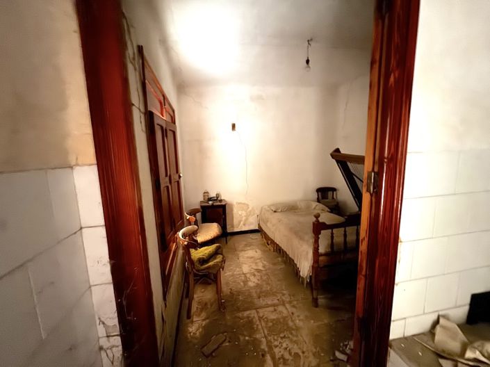 Image No.28-4 Bed Townhouse for sale