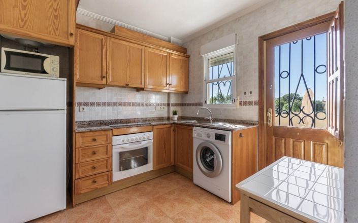 Image No.13-3 Bed Townhouse for sale