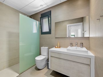 49372spaciousthreebedroomvillawithprivatepool