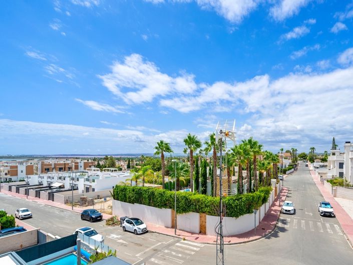 Image No.28-3 Bed Villa for sale