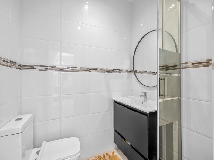 Image No.20-5 Bed Villa for sale