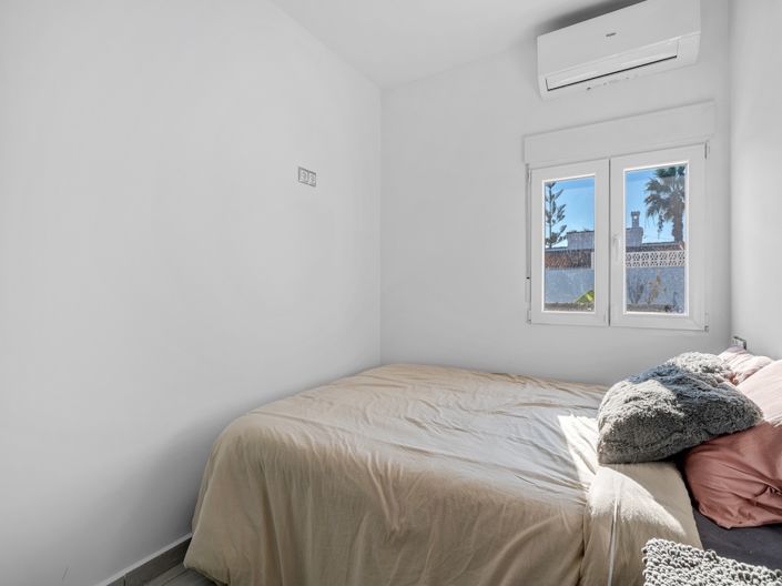 Image No.28-5 Bed Villa for sale