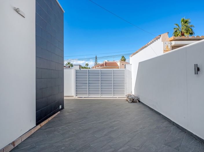 Image No.5-5 Bed Villa for sale