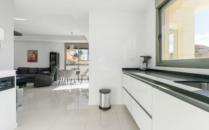 Image No.27-3 Bed Villa for sale