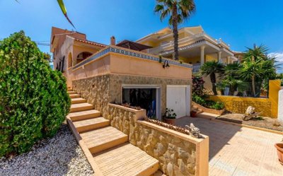 49368charmingthreebedroombeachsidevillawithse