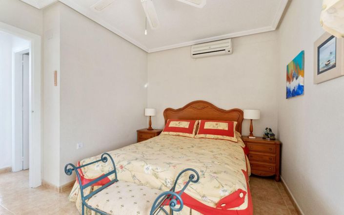 Image No.26-3 Bed Townhouse for sale