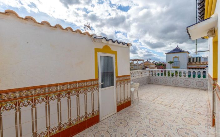 Image No.19-3 Bed Townhouse for sale