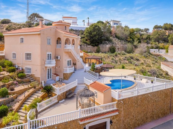 Image No.10-7 Bed Villa for sale