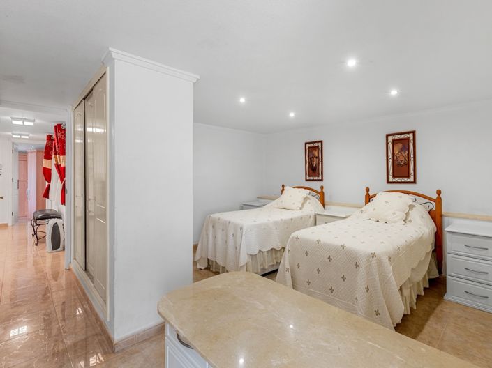 Image No.30-7 Bed Villa for sale