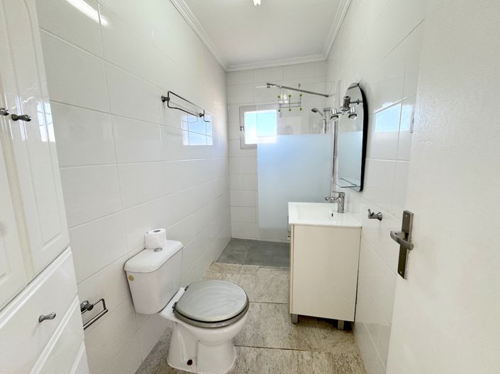 Image No.12-2 Bed Townhouse for sale