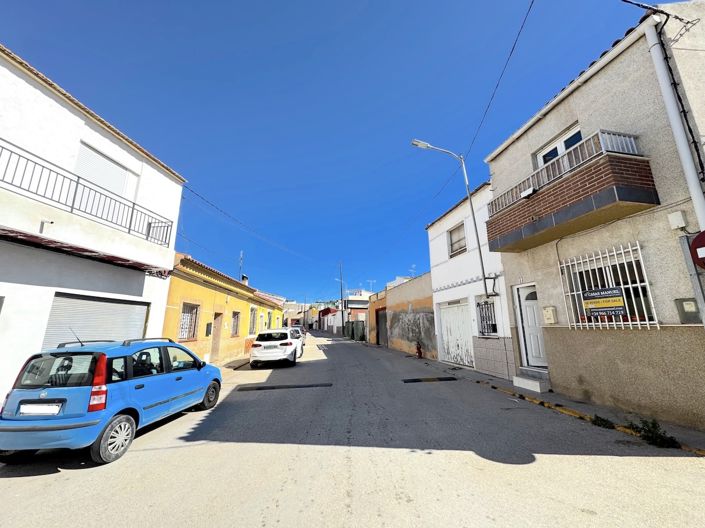 Image No.19-2 Bed Townhouse for sale