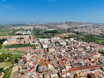 49376twobedroomtopfloorapartmentwithgreatoutd